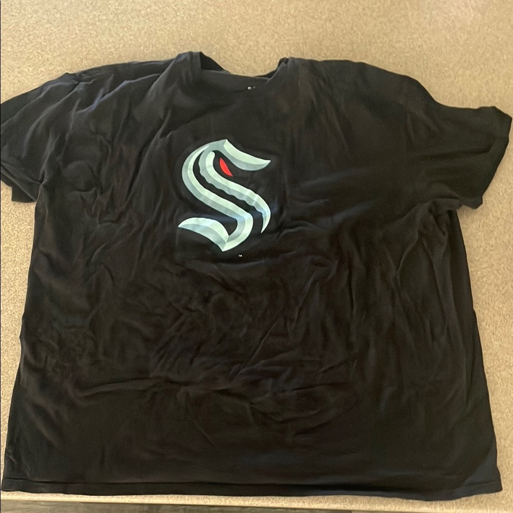 . Seattle Kraken Fanatics Black Short Sleeve Tee Size 4XL